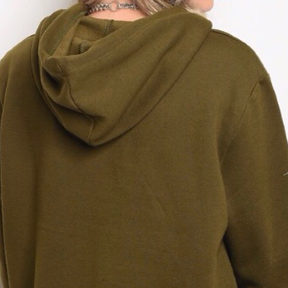 ❄️LAST1️⃣//OLIVE VELVET LACE SWEATSHIRT - Picture 5 of 5